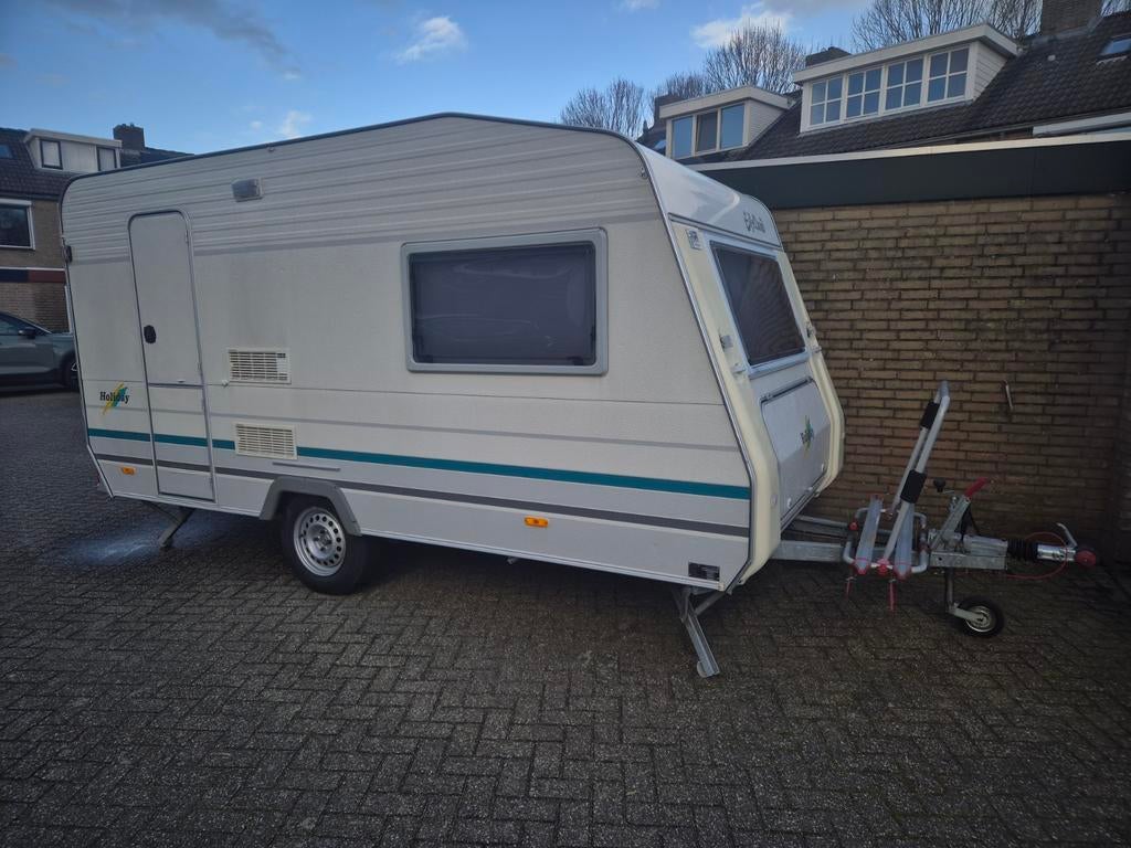 Caravan te koop Eifelland Holiday, Caravans en Kamperen, Caravans, Rondzit, Tot en met 2, Dwarsbed, 4 tot 5 meter