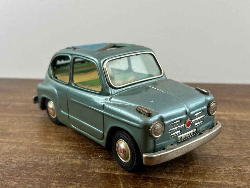 Bandai Fiat 600 Blikken Auto made in Japan Grijs blauw dak, Ophalen of Verzenden