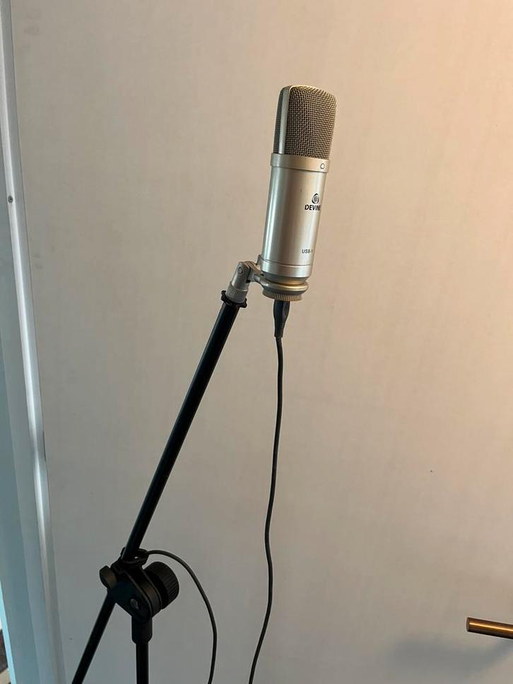 Devine USB-1 studiomicrofoon met verstelbare standaard, Muziek en Instrumenten, Microfoons, Gebruikt, Studiomicrofoon, Ophalen