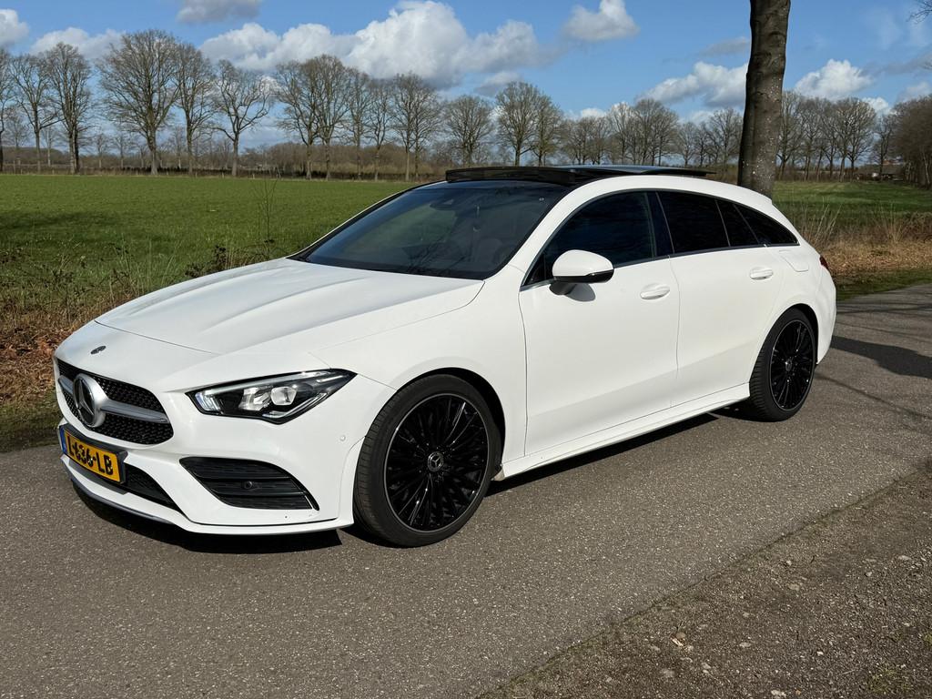 Mercedes-Benz CLA-klasse Shooting Brake 220 AMG PANO | SFEER, Auto's, CLA, Gebruikt, 1600 kg, Geïmporteerd