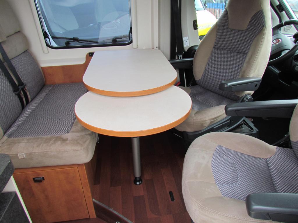 Malibu Van Comfort 640 LE Lengtebedden, Automaat, Caravans en Kamperen, Automaat, Buscamper of Camperbus, Achteruitrijcamera, Malibu