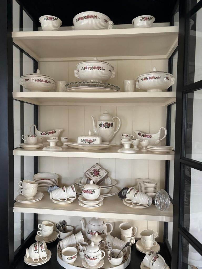 Wedgwood briar rose - grote collectie en Tijdloos, Ophalen, Zo goed als nieuw, Wedgwood, Kop(pen) en/of Schotel(s)