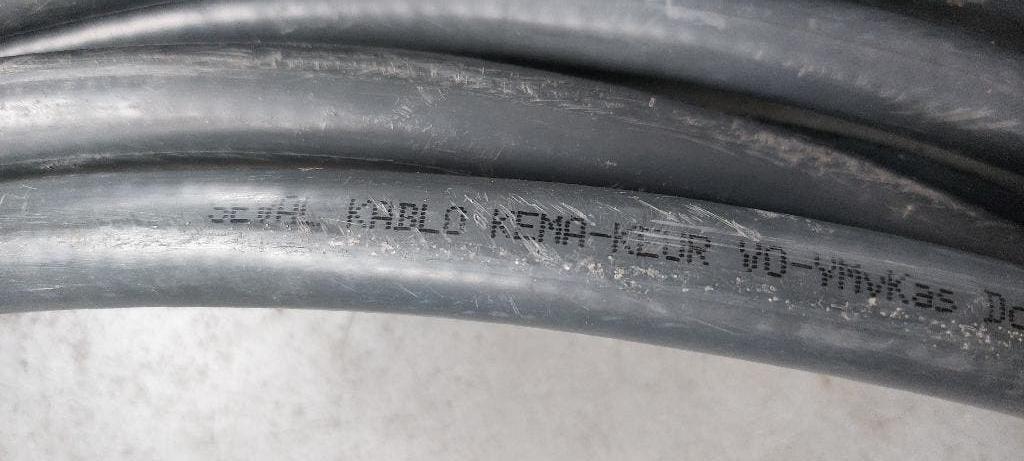 grondkabel  4 x 6 mm  nieuw 9.5 mtr  € 75.-, Doe-het-zelf en Verbouw, Elektra en Kabels, Ophalen, Nieuw, Kabel of Snoer