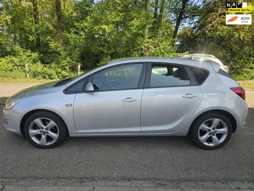 Opel Astra 1.4 Turbo Edition, Voorwielaandrijving, Euro 5, Electronic Stability Program (ESP), Gebruikt