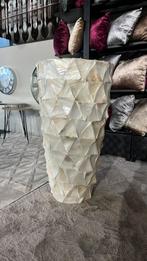 XXL MOTHER OF PEARL SCHELPEN VAAS OFFWHITE CREME 80 CM HOOG, Ophalen of Verzenden, Overige kleuren, Glas, 75 cm of meer