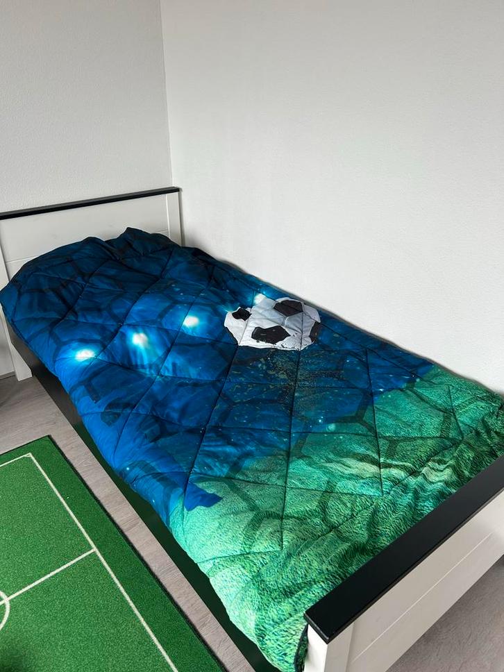 Eenpersoonsbed 90x200 cm - Wit met zwart accent, Huis en Inrichting, Slaapkamer | Bedden, Gebruikt, Eenpersoons, 90 cm, 200 cm