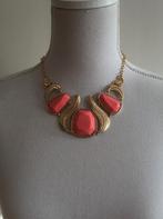 Goudkleurige bladeren met koraal roze stenen ketting, Overige materialen, Verstelbaar, Nieuw, Ophalen of Verzenden