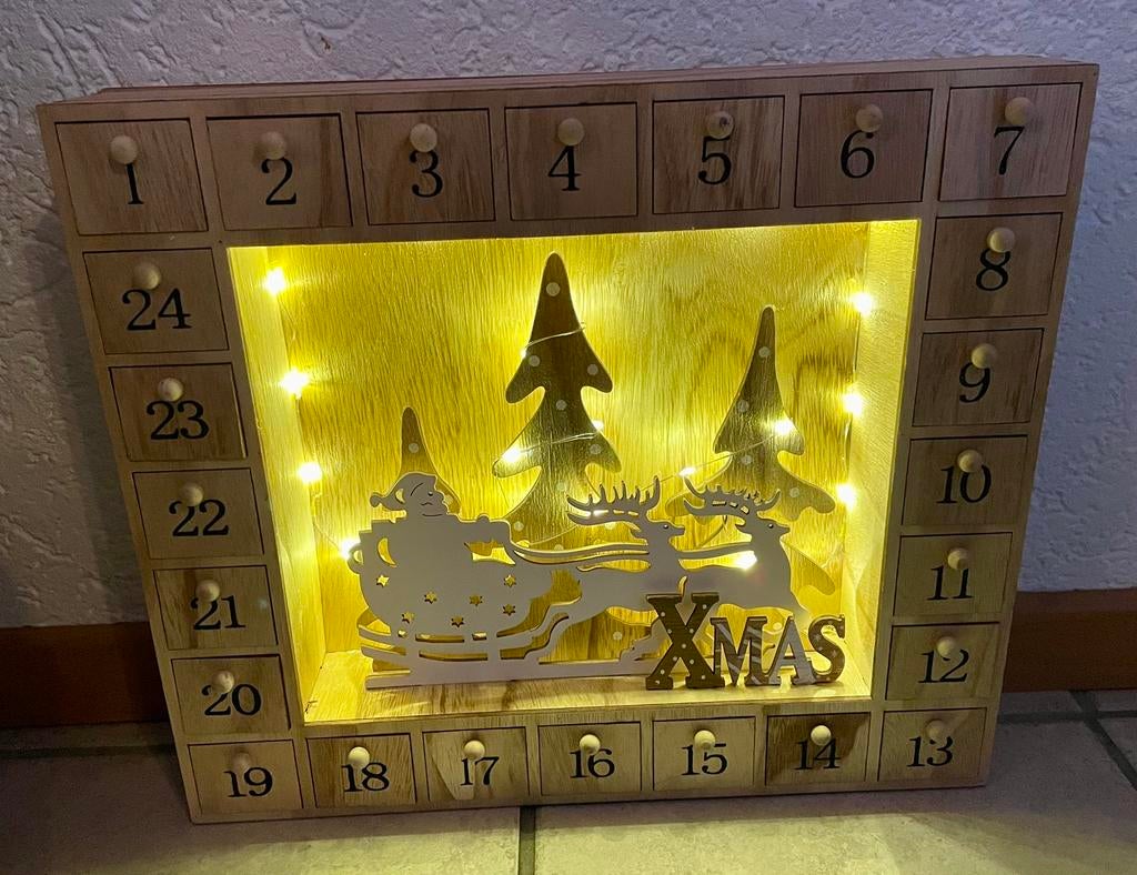 TE KOOP: houten adventskalender met licht ZGAN, Diversen, Kerst, Ophalen of Verzenden, Zo goed als nieuw
