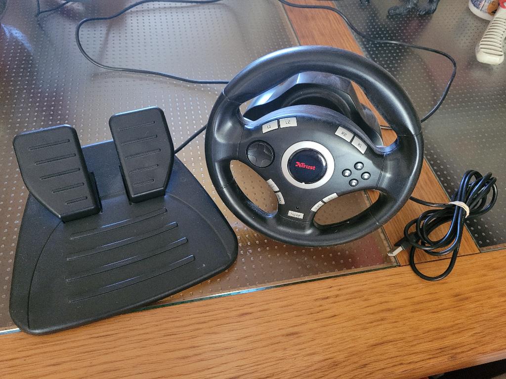 Trust GTX27 USB Racewiel met Pedalen, Ophalen of Verzenden, Gebruikt, Trust