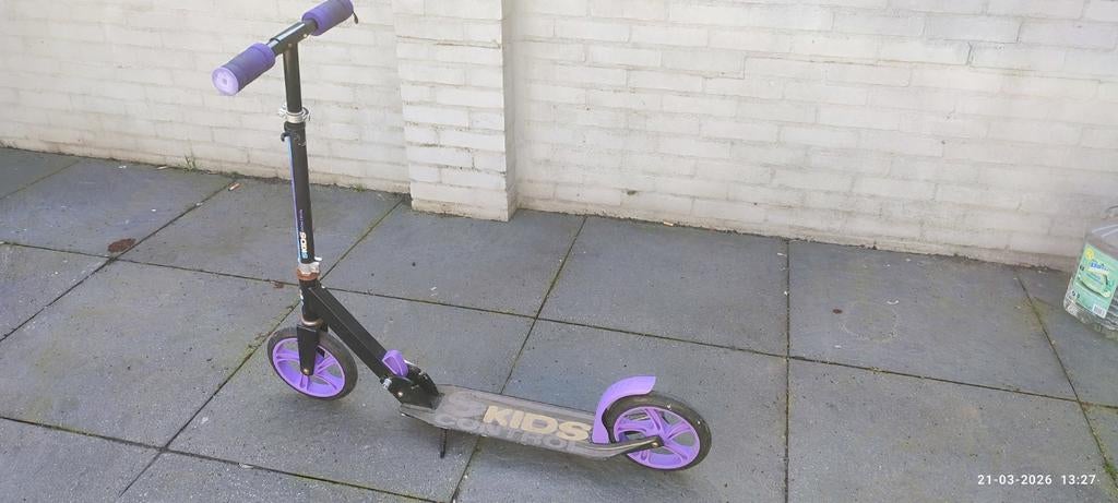 Kids Control step, zwart met paarse accenten, Fietsen en Brommers, Steps, Ophalen, Gebruikt, Gewone step