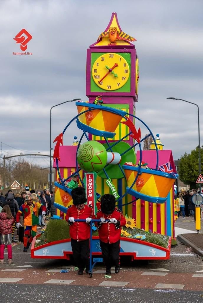 loopgroep/carnavalswagen  Engeland - Big Ben, Ophalen, Carnaval