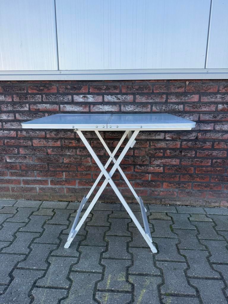 Lichtgewicht campingtafel camping tafel Eurotrail, Caravans en Kamperen, Caravan accessoires, Ophalen of Verzenden, Zo goed als nieuw