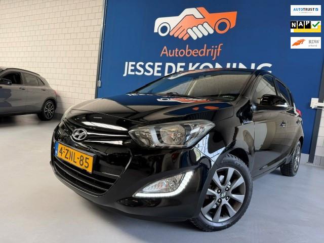 Hyundai I20 1.2i Go! / bj.2015 / kleur: zwart / 5 deurs / NA, Auto's, Hyundai, Euro 5, Gebruikt, 31 €/maand, 4 cilinders