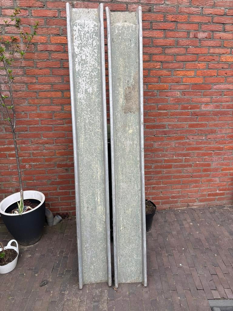 Oprijplaten2 stuks, zeer stevig, Ophalen, Zo goed als nieuw
