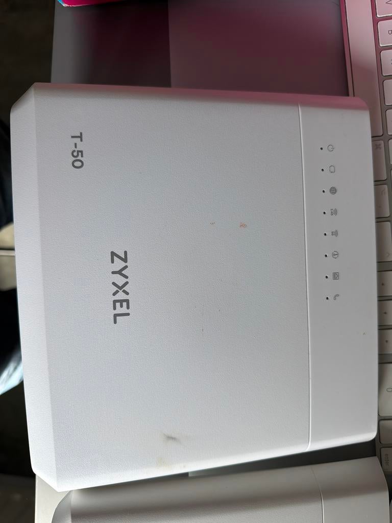 Zyxel T-50 Router - Zo goed als nieuw, Computers en Software, Routers en Modems, Ophalen of Verzenden, Zo goed als nieuw, Router