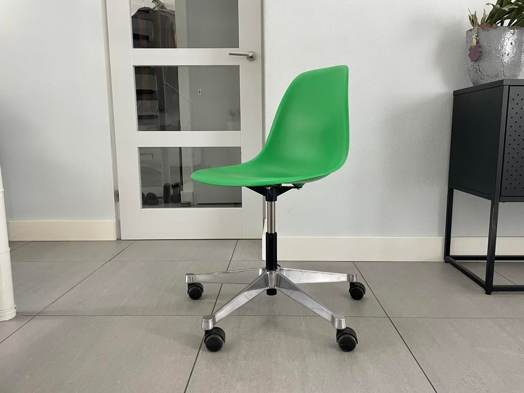 Vitra Eames PSCC bureaustoel appelgroen, Vitra, Zwart, Ophalen of Verzenden, Zo goed als nieuw