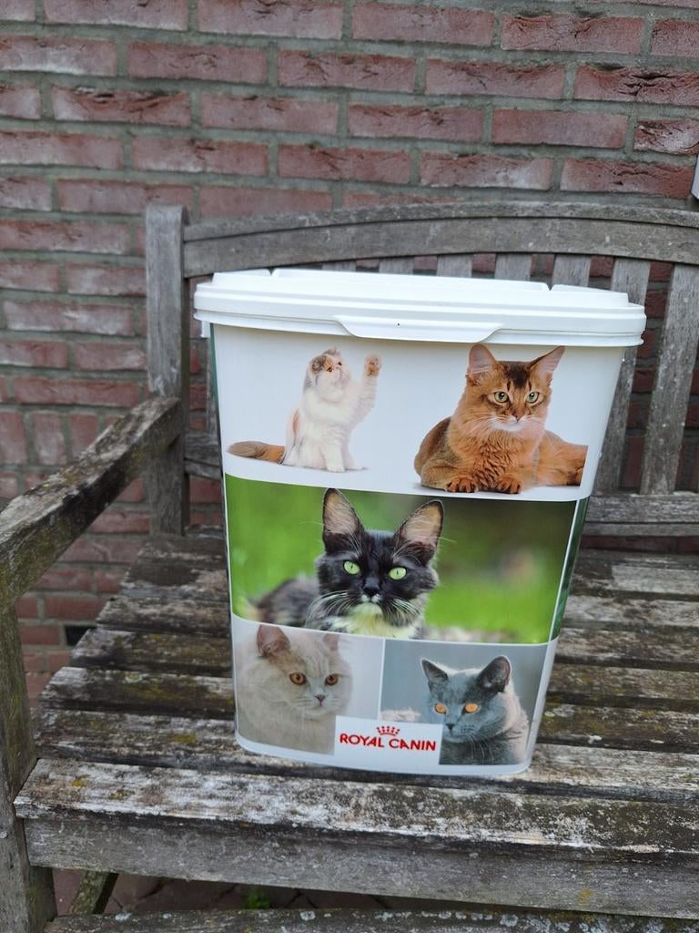 Bewaarton voor dierenvoer, Ophalen, Hond