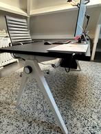 Vitra Joyn Designbureau - Zwart Fenix blad - 140x80, Huis en Inrichting, Ophalen, In hoogte verstelbaar, Zo goed als nieuw, Bureau