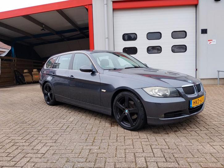BMW 3-Serie 2.5 I 325 Touring 2006 Grijs, Auto's, BMW, Bedrijf, 3-Serie, Benzine, Stationwagon, Handgeschakeld, Geïmporteerd, Zilver of Grijs