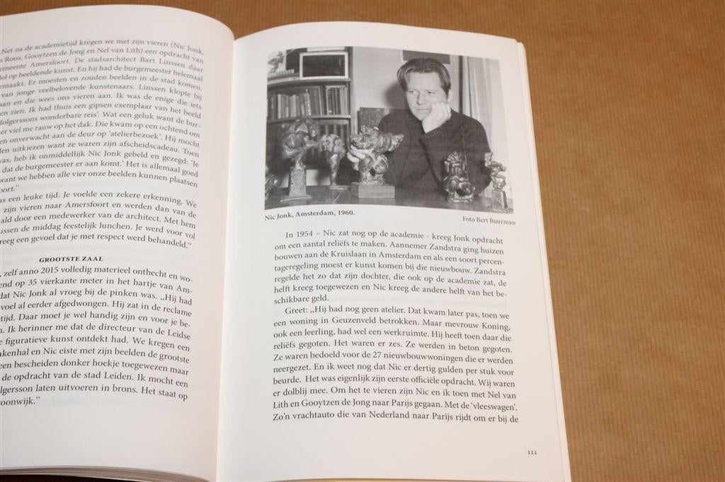 Nic Jonk — Een Leven Vol Beelden — Beeldhouwer, Ophalen of Verzenden, Gelezen, Beeldhouwkunst