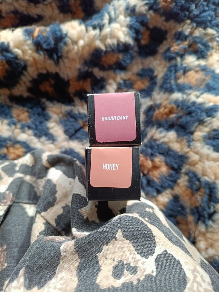 Huda Beauty Faux Filler Lip Gloss - Sugar Baby & Honey, Sieraden, Tassen en Uiterlijk, Uiterlijk | Cosmetica en Make-up, Ophalen of Verzenden