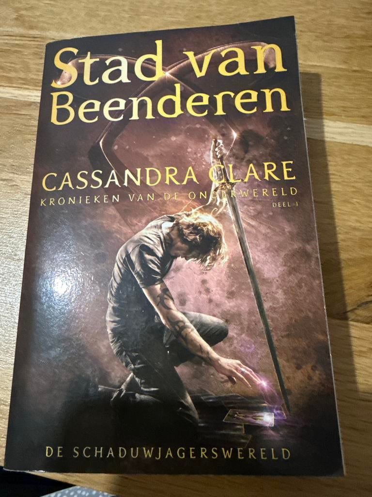 Stad van Beenderen - Cassandra Clare, Ophalen, Gelezen