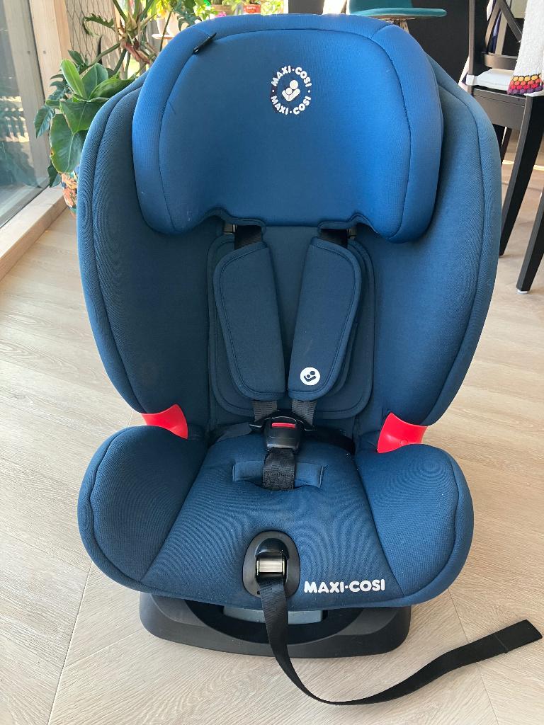 Maxicosi autostoel titan, Kinderen en Baby's, Autostoeltjes, Ophalen, Verstelbare rugleuning, Gebruikt, 9 t/m 36 kg