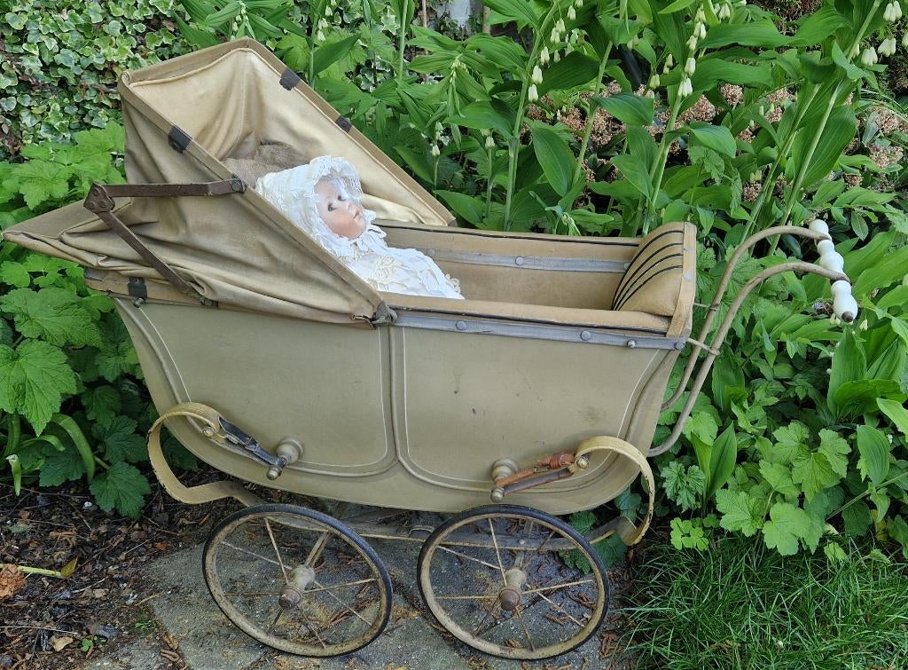 Grote luxe, antieke poppenwagen + toebehoren, pors. duwstang, Ophalen