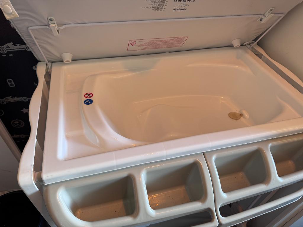 Badje en commode in 1, Ophalen, Minder dan 75 cm, 50 tot 70 cm, Zo goed als nieuw