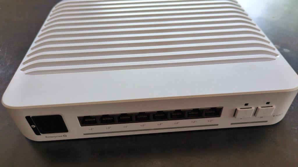 Unifi Switch USW Enterprise 8 POE, Computers en Software, Netwerk switches, Ophalen of Verzenden