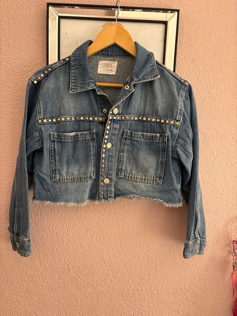 Zara spijkerjasje met studs - Maat 152 (11-12 jaar), Kleding | Dames, Ophalen of Verzenden, Gedragen, Maat 34 (XS) of kleiner