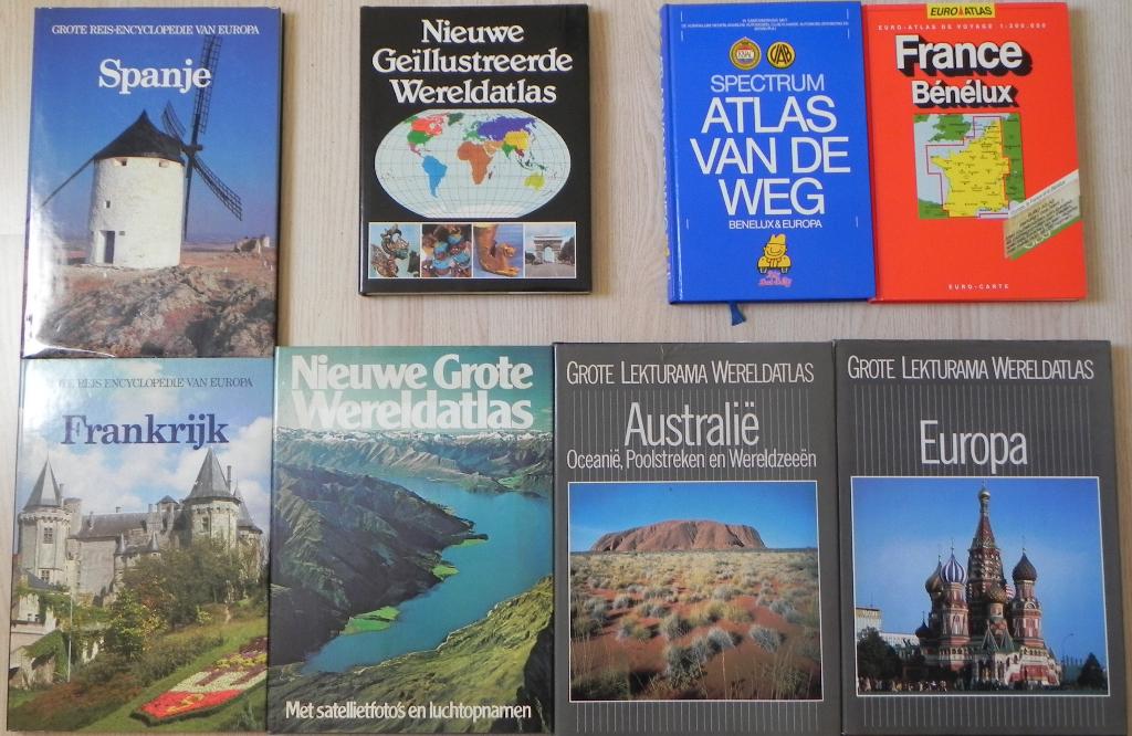 8 wereldatlas en/of reisencyclopedie, Boeken, Atlassen en Landkaarten, Overige atlassen, Diverse auteurs, Ophalen of Verzenden
