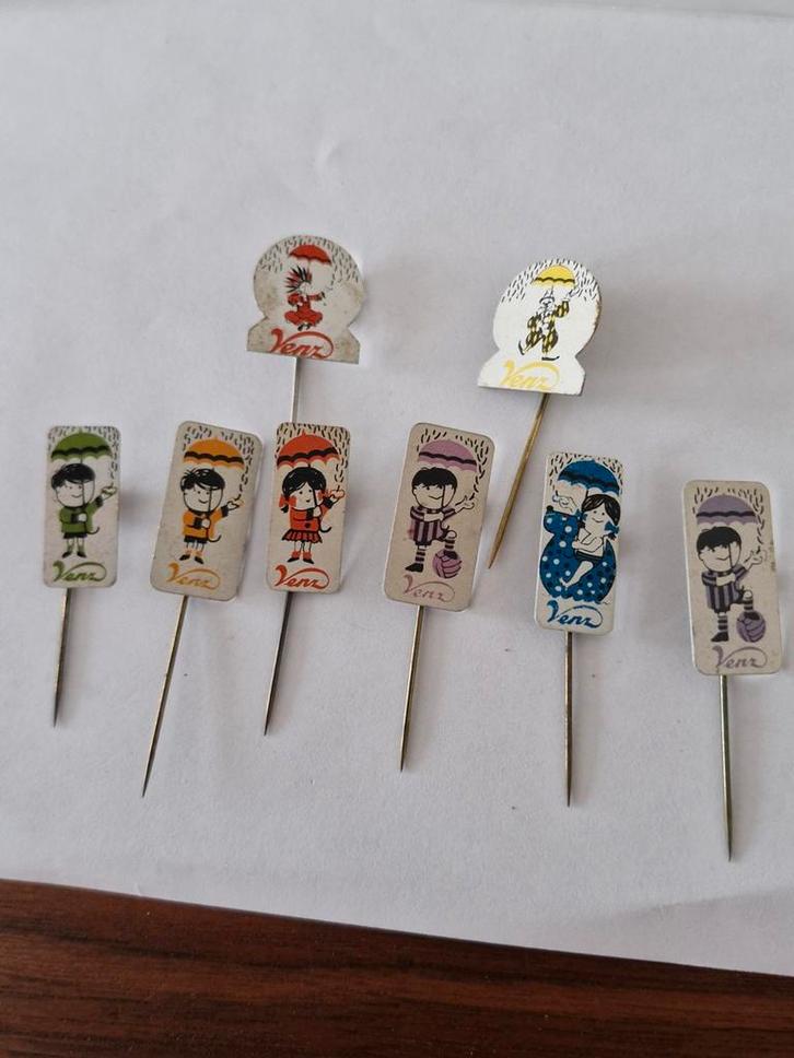 397 Vintage Venz hagelslag speldjes 7 stuks, Verzamelen, Overige Verzamelen, Gebruikt, Ophalen of Verzenden