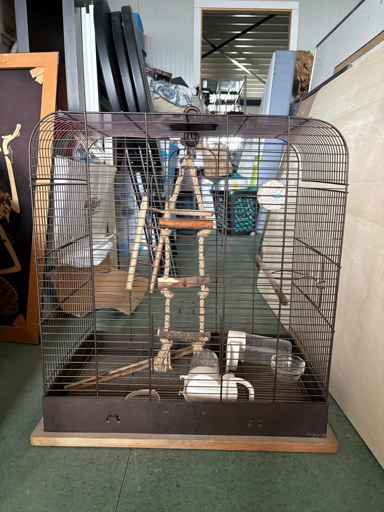 Stalen vogelkooi met attributen, Ophalen, Metaal, Vogelkooi