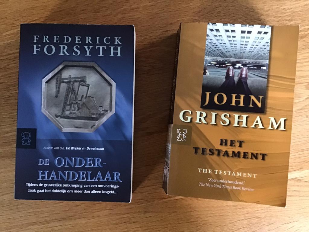2 Spannende Trillers van John Grisham, Boeken, Thrillers, Ophalen of Verzenden, Zo goed als nieuw