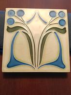 Jugendstil Cloisonné Tegel met Gestileerde Bessentak 15x15cm, Ophalen of Verzenden