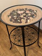 Decoratieve bijzettafel met glazen blad en metalen onderstel, Minder dan 55 cm, Metaal of Aluminium, Rond, Ophalen of Verzenden