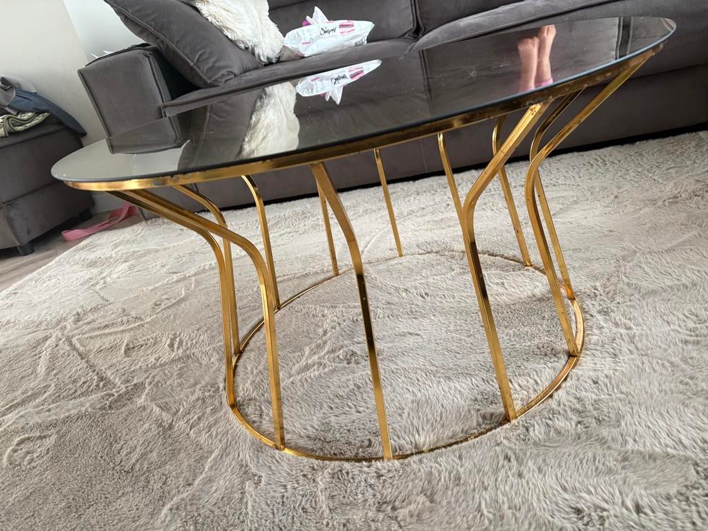 Stijlvolle Ronde Salontafel met Gouden Onderstel, Gebruikt, Rond, Glas, Minder dan 50 cm