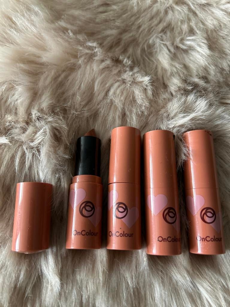 OnColour Lippenstift - Nude tinten, Gebruikt, Lippen, Beige, Ophalen of Verzenden