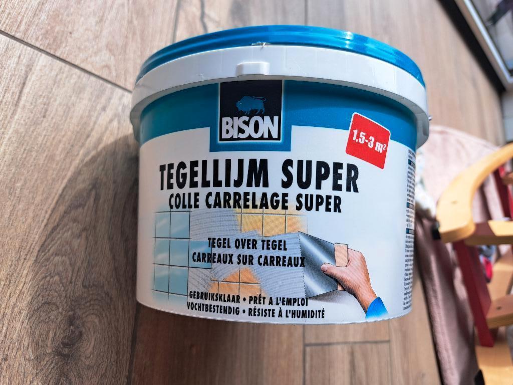 Restje tegellijm van Bison, Minder dan 5 liter, Ophalen, Zo goed als nieuw, Wit