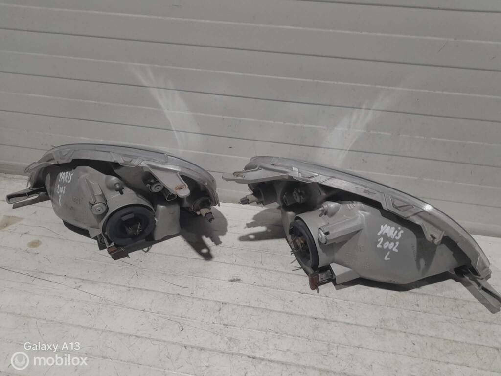 Koplamp Toyota Yaris, Gebruikt, Ophalen of Verzenden