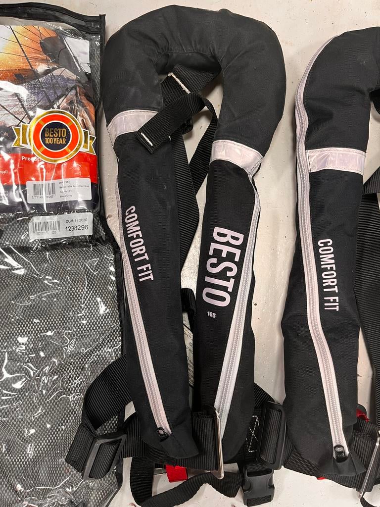 2 Besto 165N reddingsvesten volwassenen, Ophalen of Verzenden, Gebruikt, Dame of Heer, Reddingsvest of Zwemvest