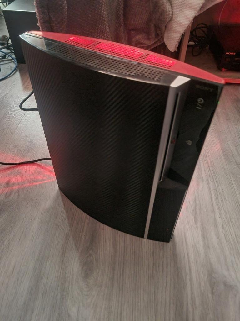 Custom Playstation 3 - Uniek Design met Rode Verlichting, Spelcomputers en Games, Spelcomputers | Sony PlayStation 3, Gebruikt