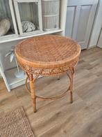 Rieten bijzettafel, Ophalen