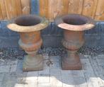 2 gietijzeren brocante tuinvazen 70 cm, Ophalen