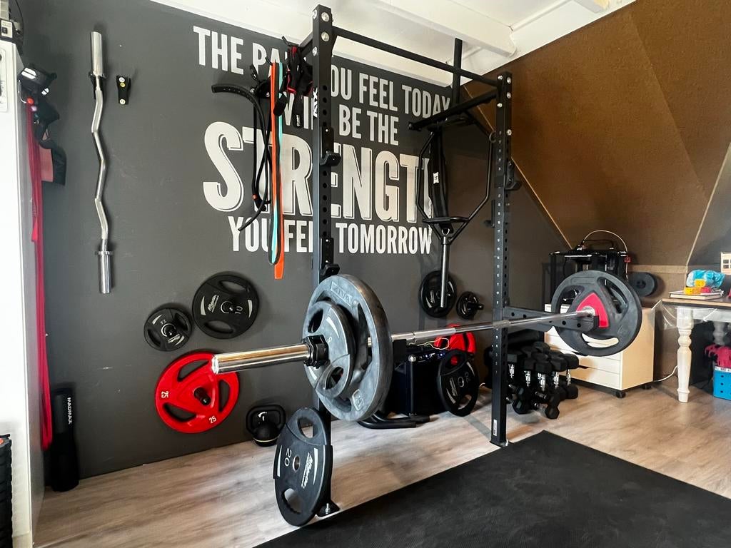 Diverse barbells met schijven en opslag, Sport en Fitness, Fitnessmaterialen, Ophalen, Gebruikt, Armen, Halterstangen