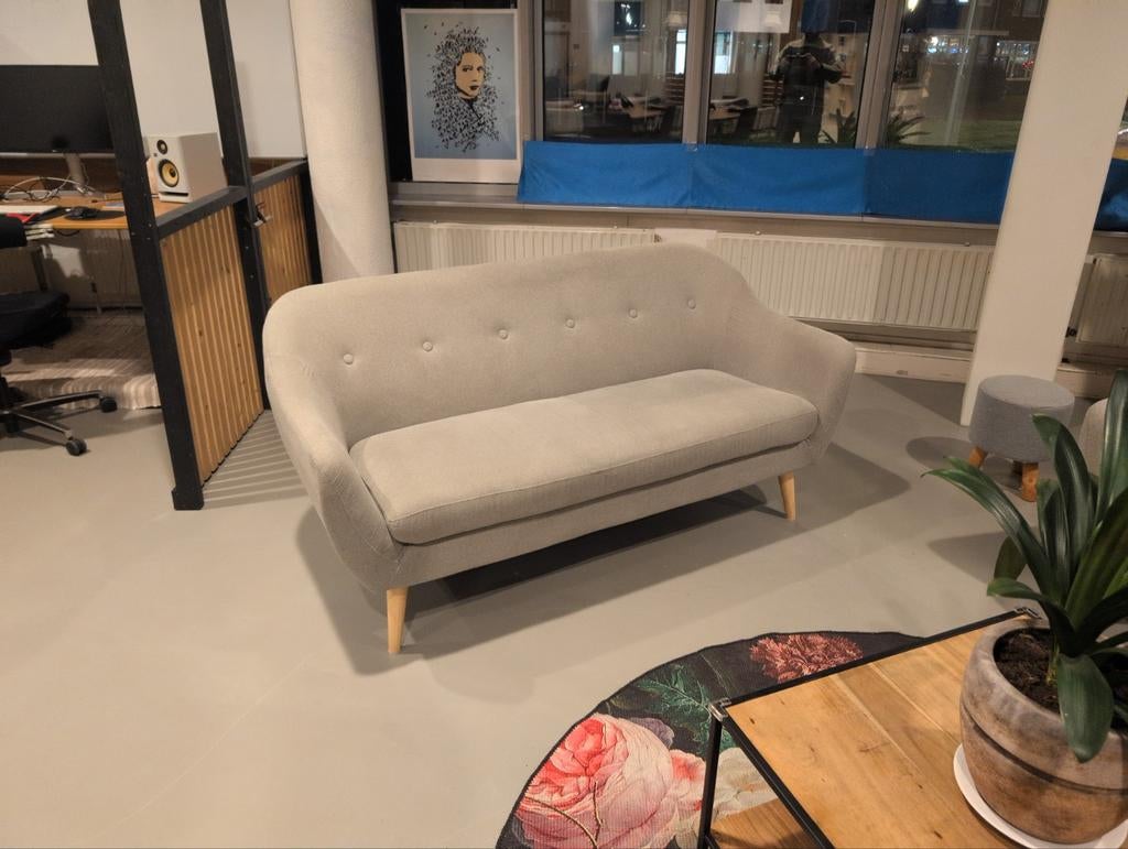 Stijlvolle JYSK bank - Comfortabel en modern, Huis en Inrichting, Banken | Bankstellen, Zo goed als nieuw, Rechte bank, Tweepersoons