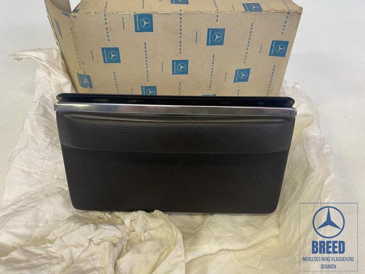 NOS asbak donkerrood Mercedes-Benz W114 W115 /8 1e serie, Auto-onderdelen, Interieur en Bekleding, Mercedes-Benz, Nieuw, Ophalen of Verzenden