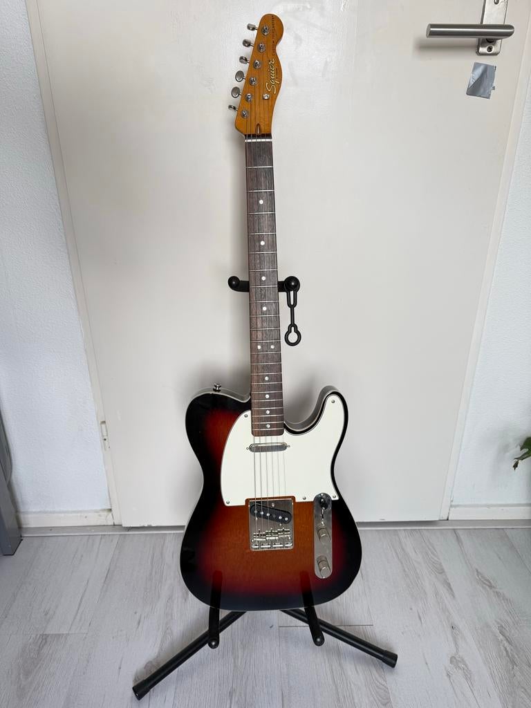 Squier sunburst met toebehoren., Muziek en Instrumenten, Overige merken, Gebruikt, Met versterker, Ophalen of Verzenden