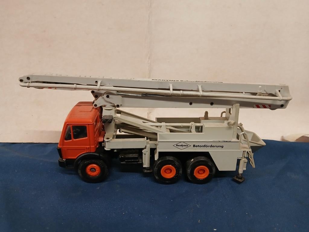 NZG, Mercedes, betonpomp., Hobby en Vrije tijd, Modelauto's | 1:50, Ophalen of Verzenden, Nieuw, Bus of Vrachtwagen, NZG
